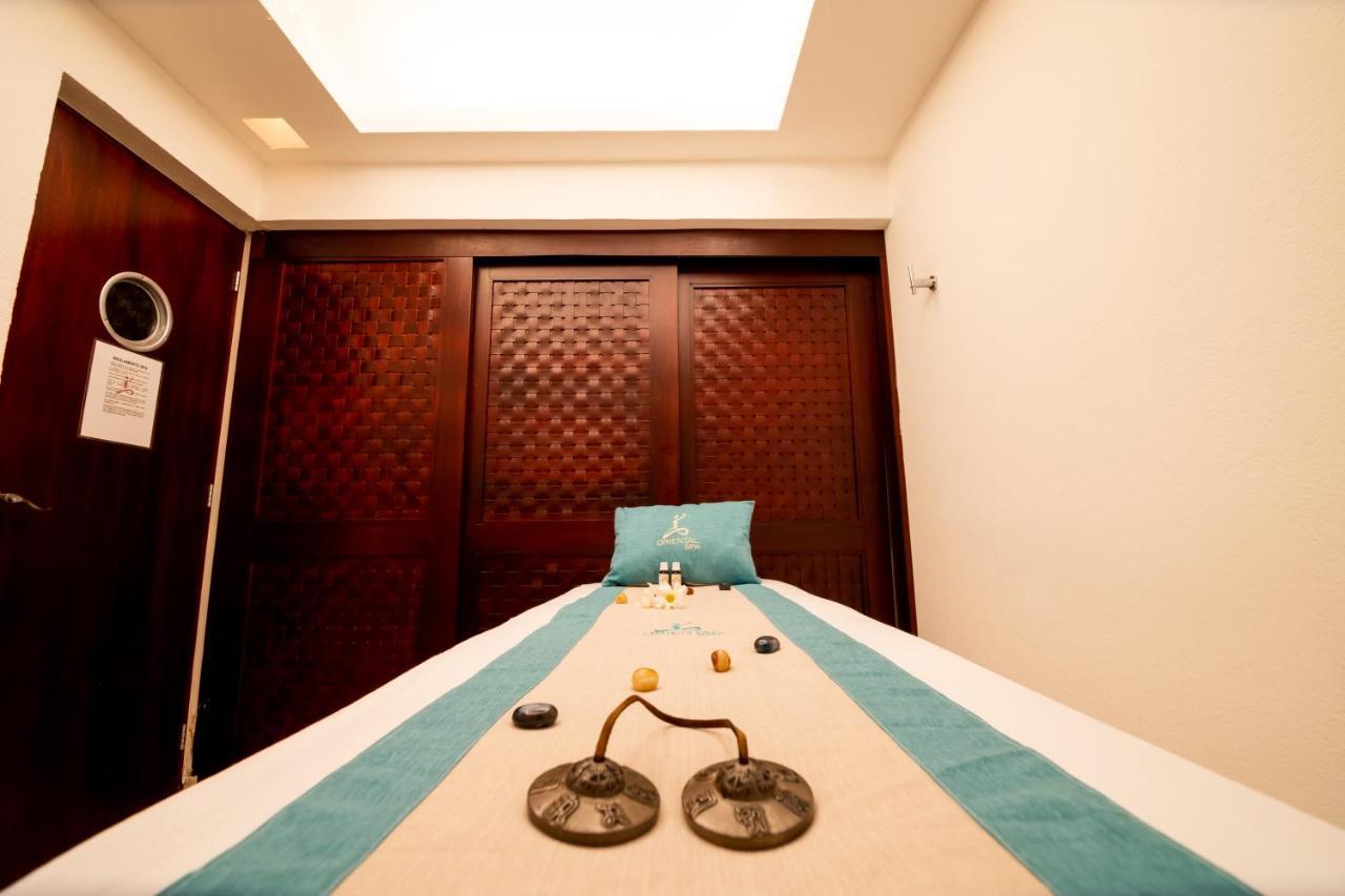 Emporio Acapulco Hotel Exterior foto A treatment room at the spa