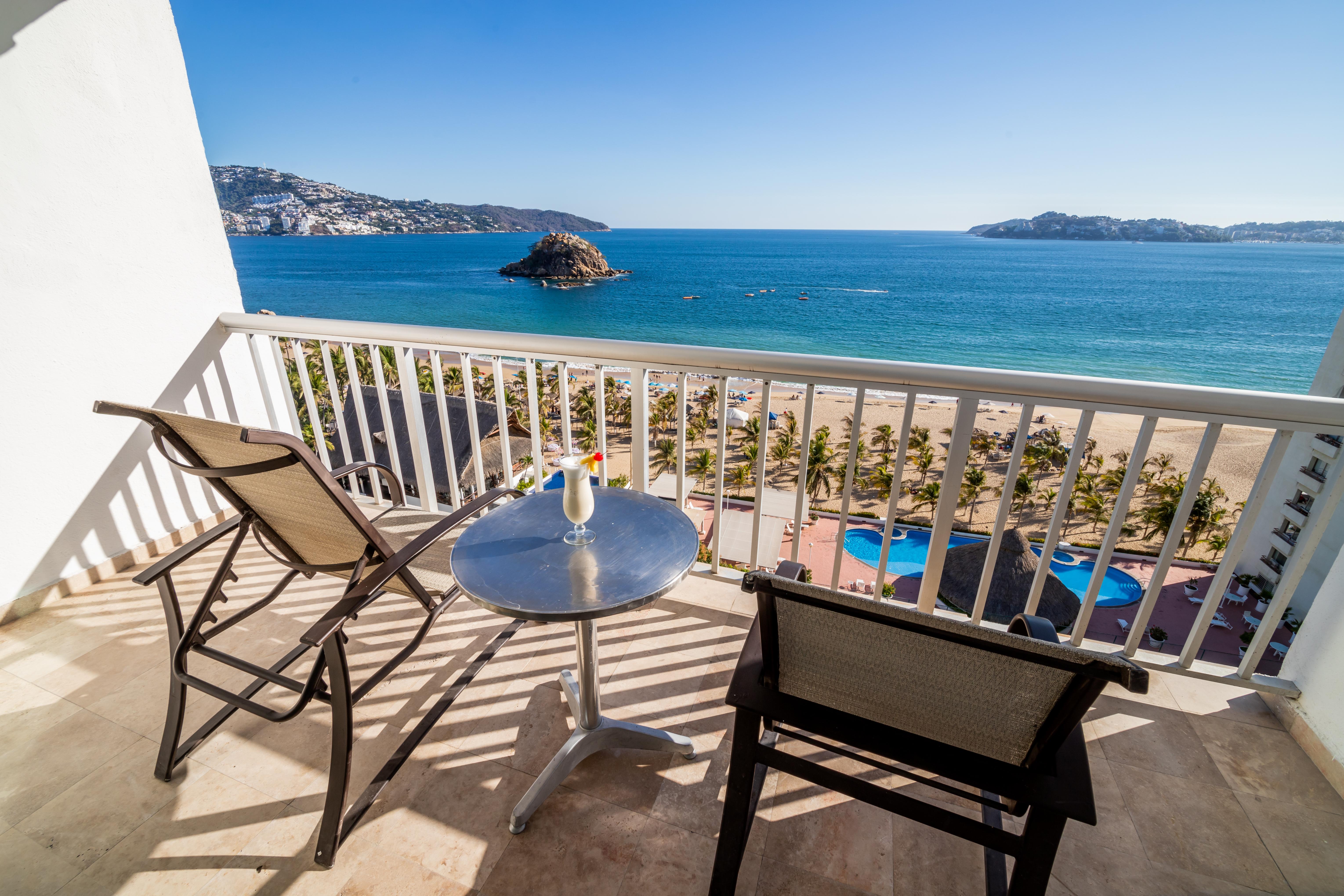 Emporio Acapulco Hotel Exterior foto Balcony with a view of the sea